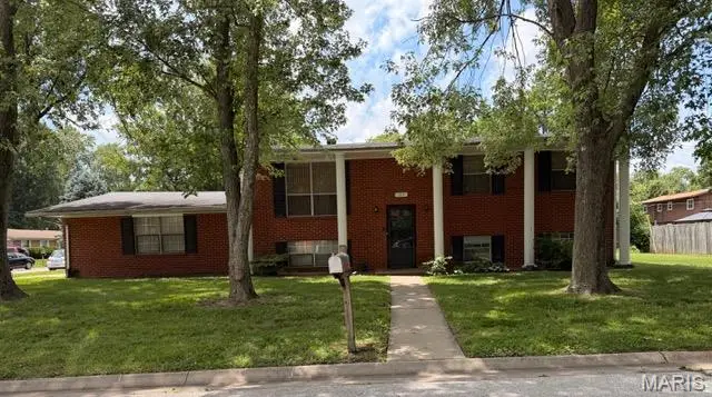 517 Lemans Way, Fairview Heights, IL 62208 - #1