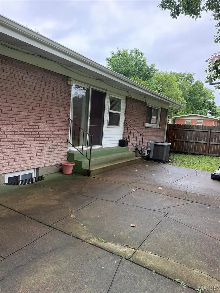 1340 Wadsworth Drive, Florissant, MO 63031 - #3