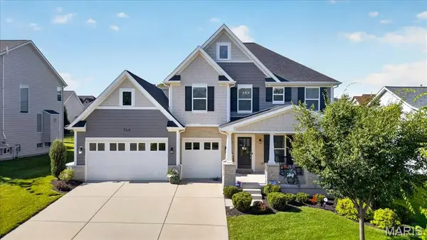 16955 Pine Summit Drive, Chesterfield, MO 63005