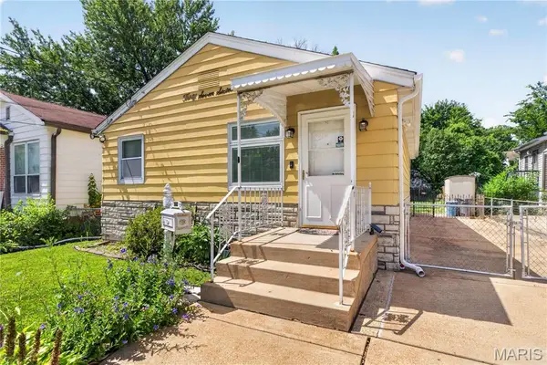 3716 Hoffmeister Avenue, Bella Villa, MO 63125