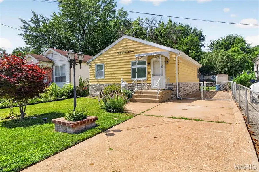 3716 Hoffmeister Avenue, Bella Villa, MO 63125 - #2