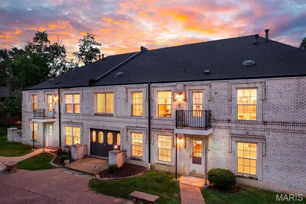 4392 Chateau De Ville Drive #E, Unincorporated, MO 63129