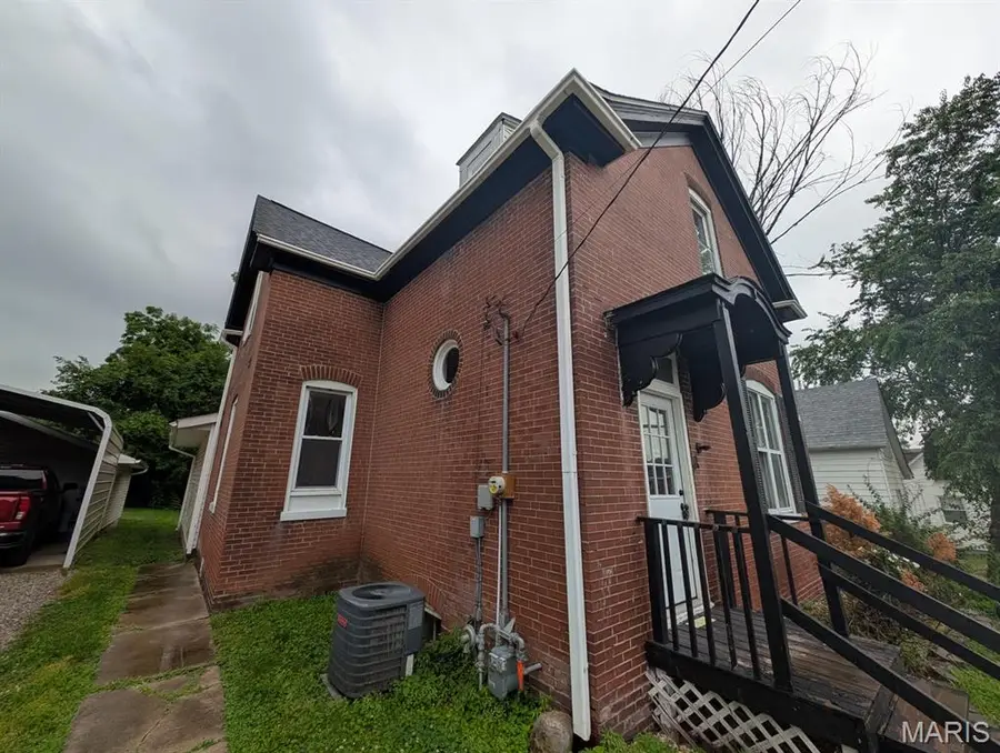 24 S 14th Street, Belleville, IL 62220 - #3