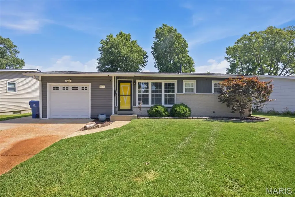1045 Florland Drive, Florissant, MO 63031 - #1