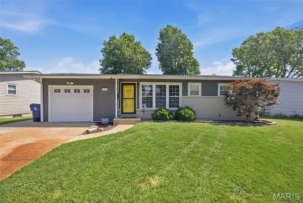 1045 Florland Drive, Florissant, MO 63031