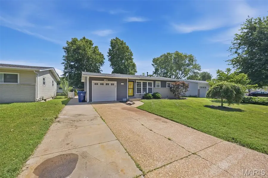 1045 Florland Drive, Florissant, MO 63031 - #3