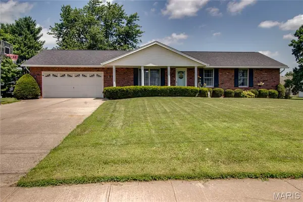 1217 W County Road, Jerseyville, IL 62052