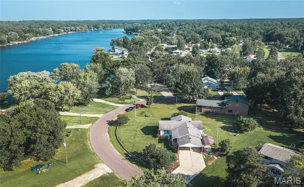 1649 Lakeshore Drive, Cuba, MO 65453