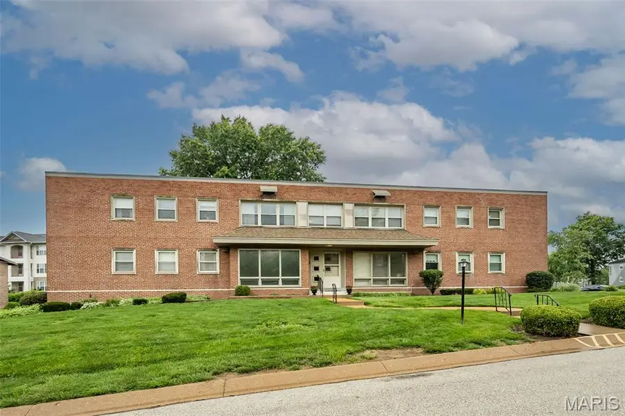 1 Delcrest Court #203, University City, MO 63124 - #3