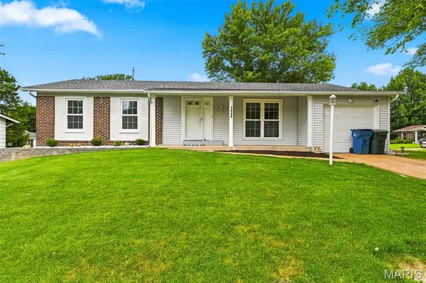 1448 La Cerros Lane, Florissant, MO 63031