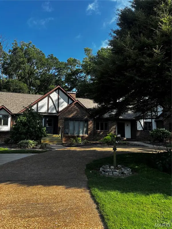 1222 Ridge Prairie Lane, Collinsville, IL 62234