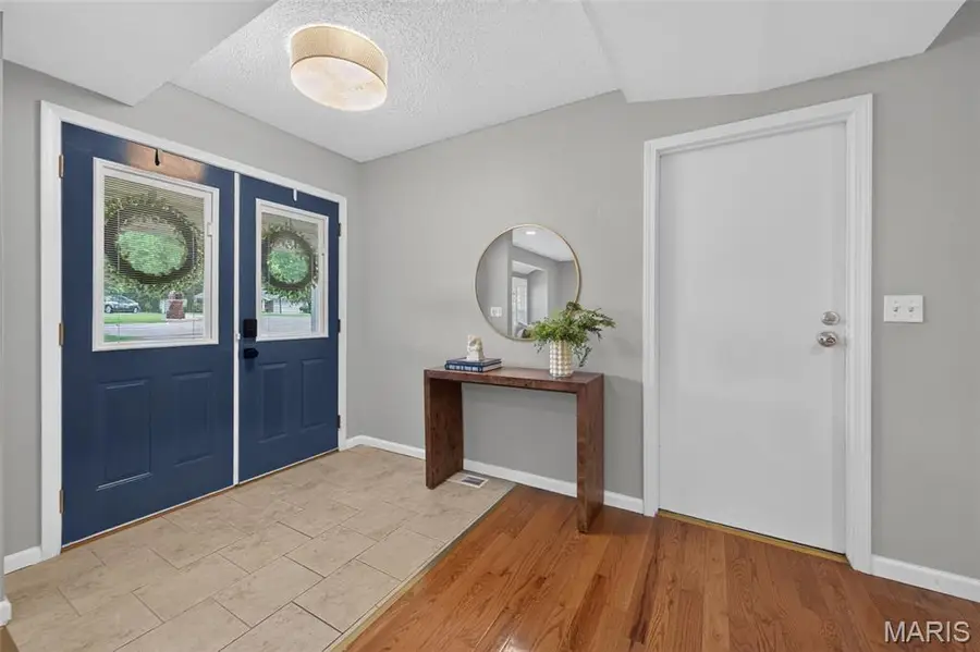 5738 Lost Brook Court, Oakville, MO 63129 - #3