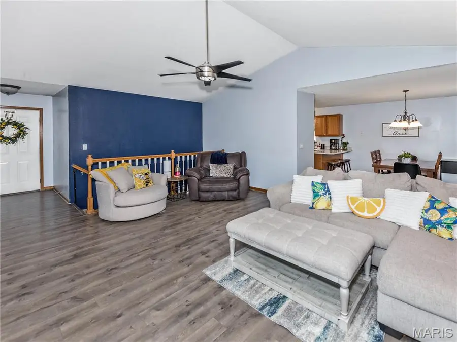 415 High Point Dr, Edwardsville, IL 62025 - #3