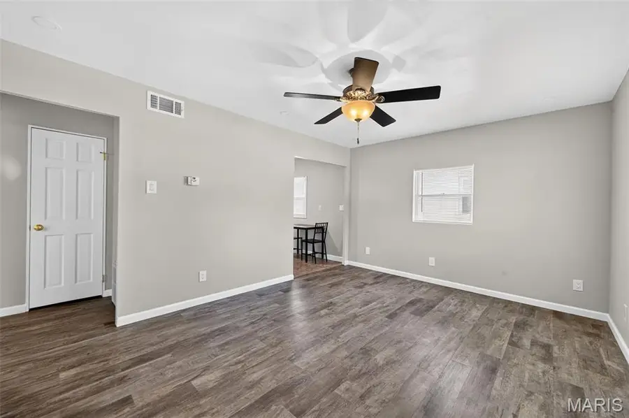 3204 Jasper Park, Saint Louis, MO 63139 - #3