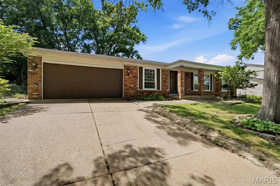 5615 Wieland Drive, Saint Louis, MO 63128 - #2