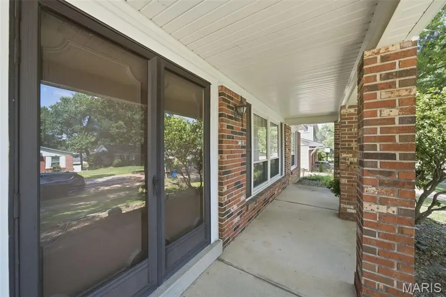 5615 Wieland Drive, Saint Louis, MO 63128 - #3