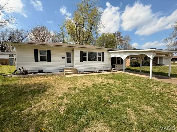 1014 S Woodland Drive, Dexter, MO 63841
