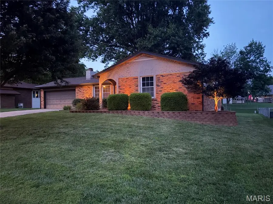 104 San Mateo Drive, Belleville, IL 62221 - #3