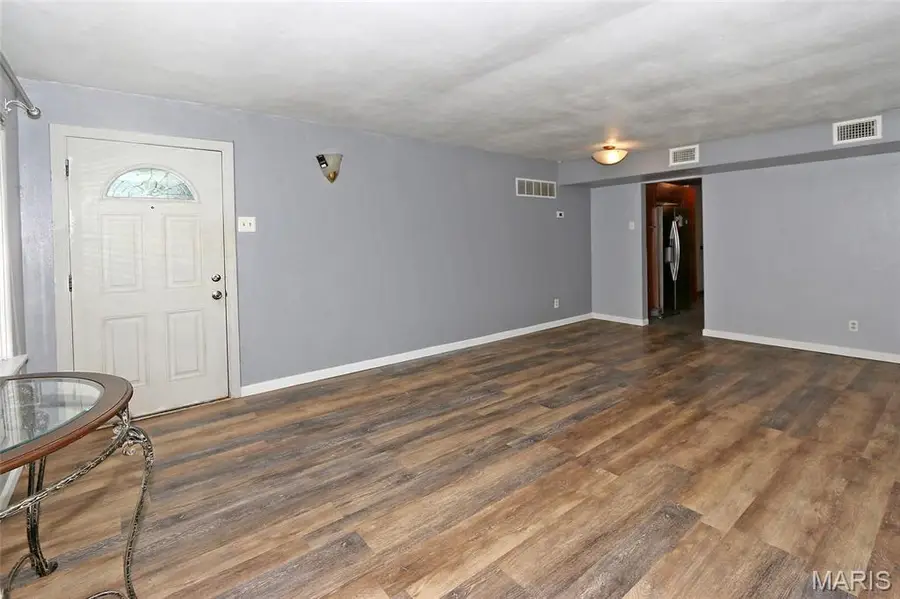 3908 Engler Avenue, Saint Louis, MO 63114 - #2