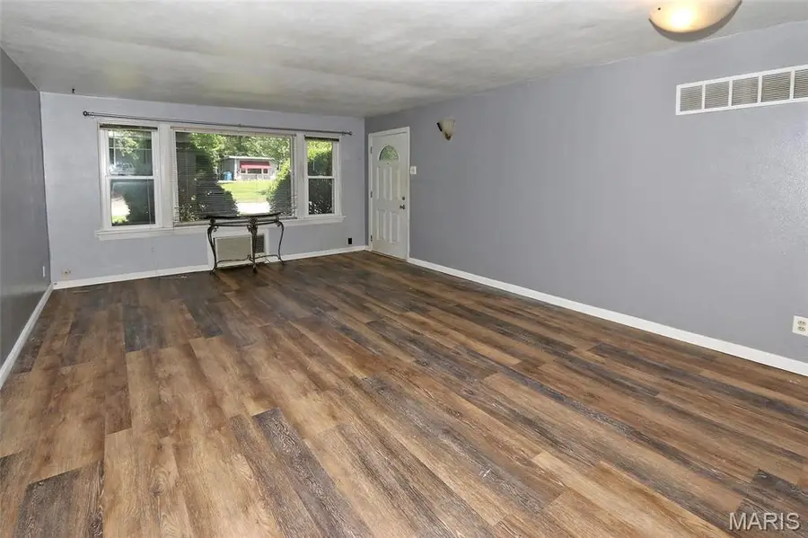 3908 Engler Avenue, Saint Louis, MO 63114 - #3