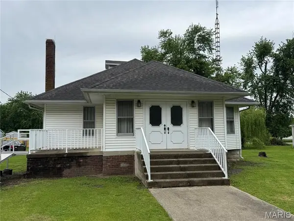 406 S Cleveland Street, Farmersville, IL 62533