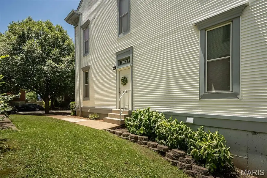 2635 Saint Vincent Avenue, Saint Louis, MO 63104 - #2