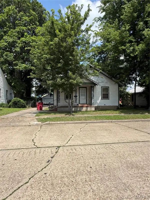 220 N Prairie Street, Sikeston, MO 63801