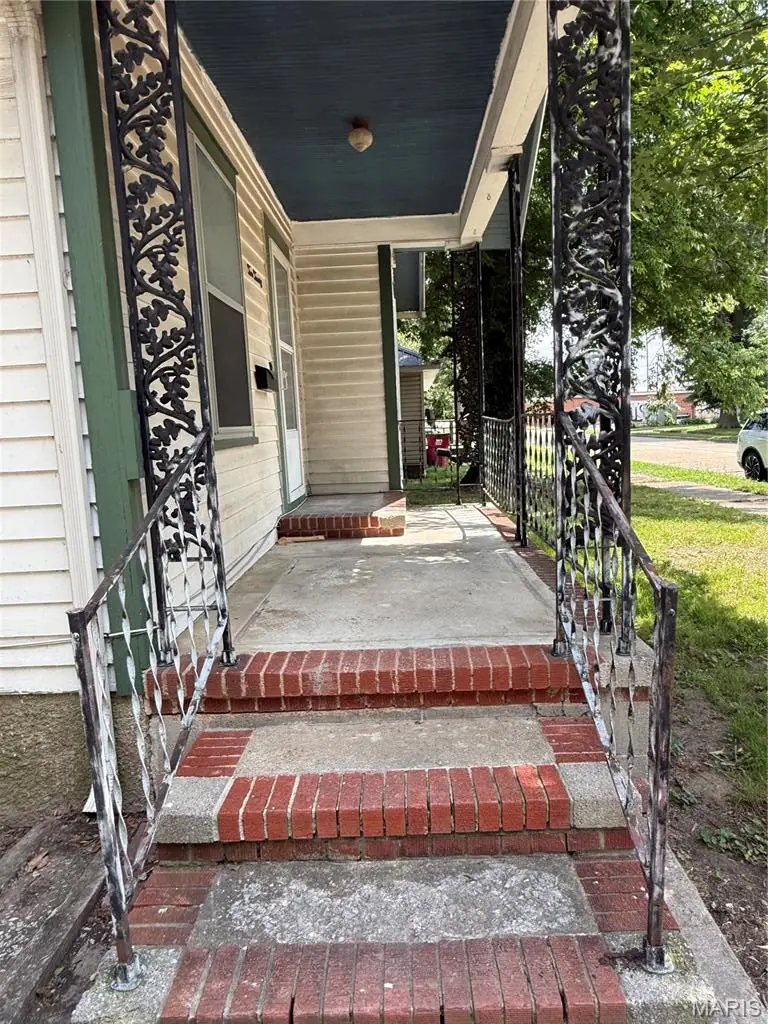 220 N Prairie Street, Sikeston, MO 63801 - #2