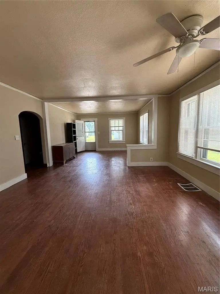 220 N Prairie Street, Sikeston, MO 63801 - #3