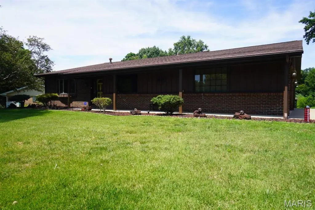 139 Lakeland Hills Drive, Fairview Heights, IL 62208 - #1