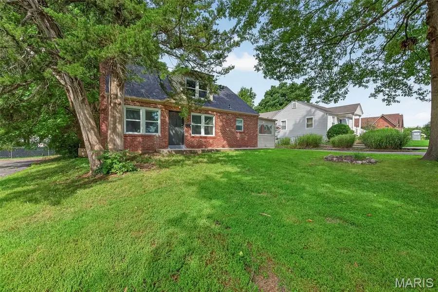 915 Tavalon Avenue, Rock Hill, MO 63119 - #3