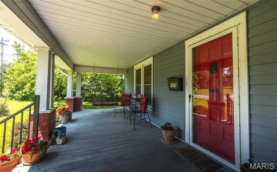 909 W Spencer Street, Cuba, MO 65453 - #3
