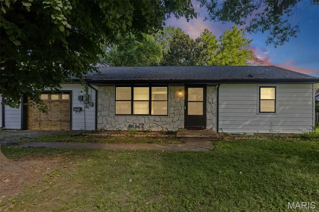 2229 E A Street, Belleville, IL 62221 - #1