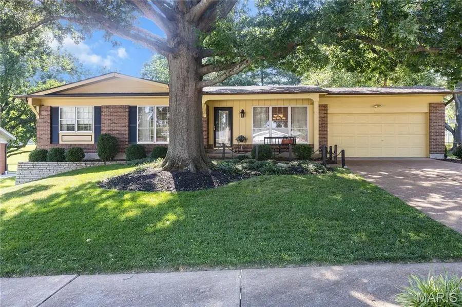 9218 Laramie Drive, Saint Louis, MO 63126 - #2