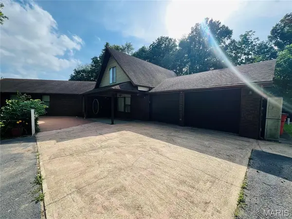 138 W Schumaker Avenue, Puxico, MO 63960
