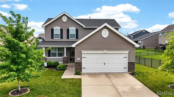 504 Golden Leaf Ct, Lake St Louis, MO 63367