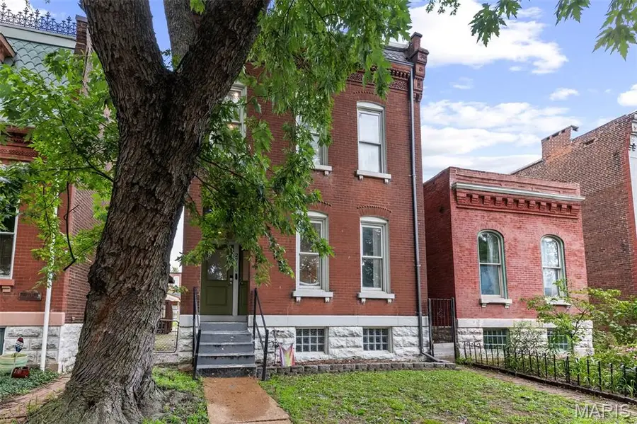 2715 Shenandoah Avenue, Saint Louis, MO 63104 - #3