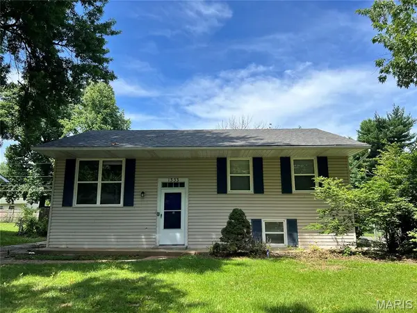 1333 Columbus Drive, St Louis, MO 63138
