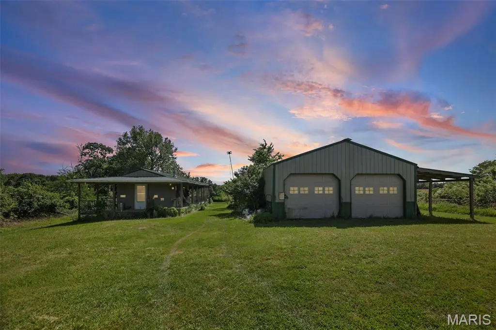 92 Lewis Lane, Hillsboro, IL 62049 - #1