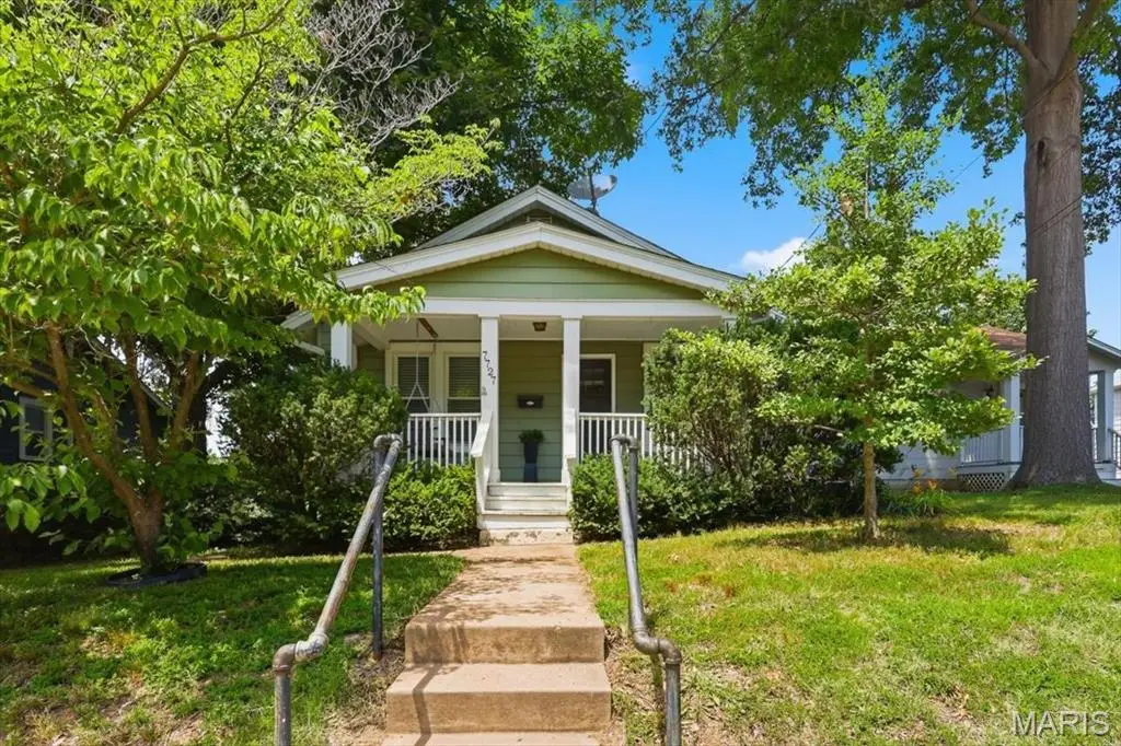 7727 Jerome Avenue, Maplewood, MO 63143 - #1