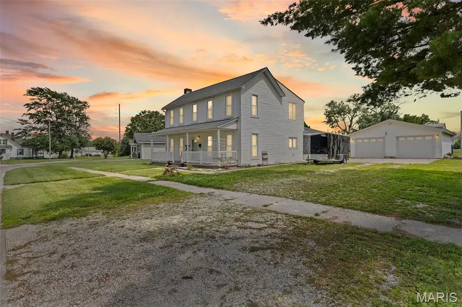 604 E Exchange Street, Jerseyville, IL 62052 - #2