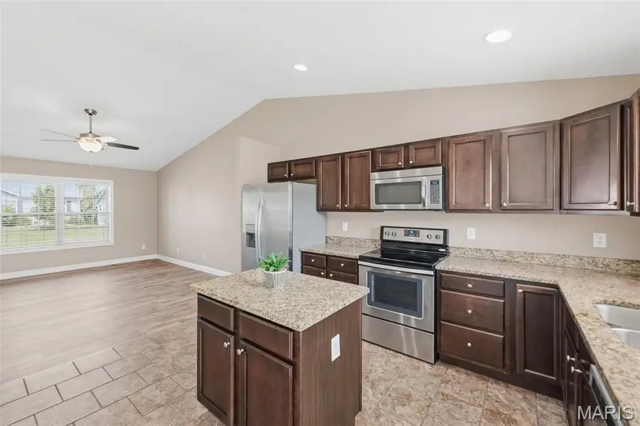 471 Honeysuckle Creek Drive, Wentzville, MO 63385 - #2