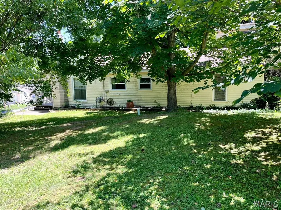 304 E 2nd Street, Moscow Mills, MO 63362 - #2