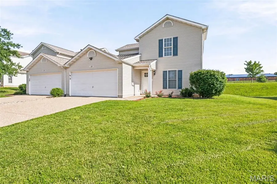 227 New Richmond Drive, Wentzville, MO 63385 - #2