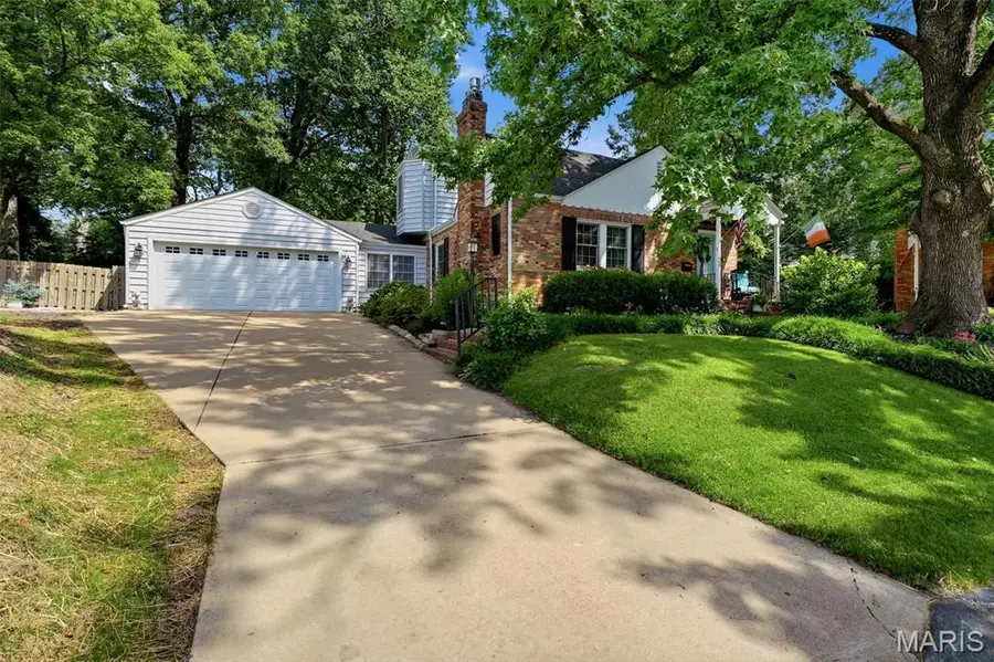 36 Southridge Court, Glendale, MO 63122 - #2