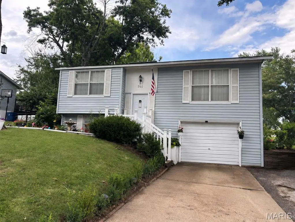 701 Valley View Drive, Bethalto, IL 62010 - #1