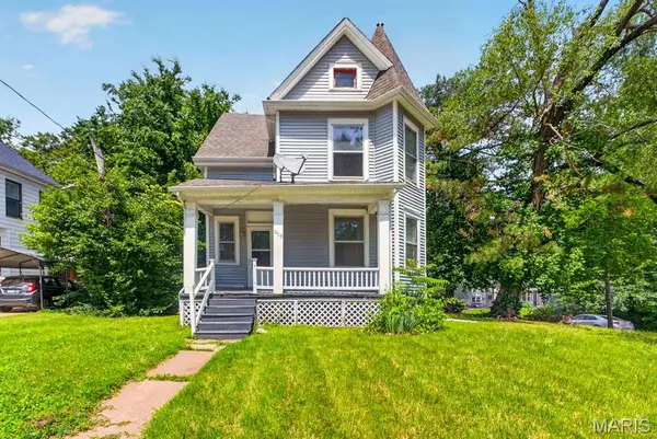 7403 Commonwealth Avenue, St Louis, MO 63143