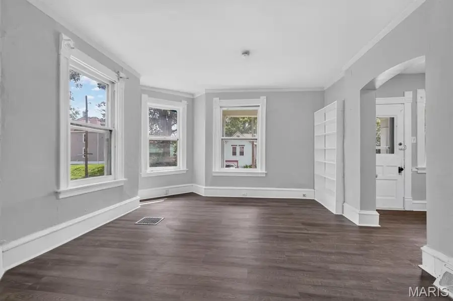 7403 Commonwealth Avenue, Saint Louis, MO 63143 - #3