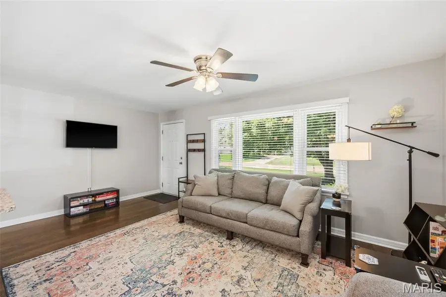 304 Caroline Avenue, Saint Louis, MO 63122 - #3