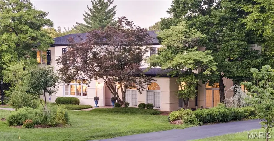 8 Granada Way, Ladue, MO 63124 - #2